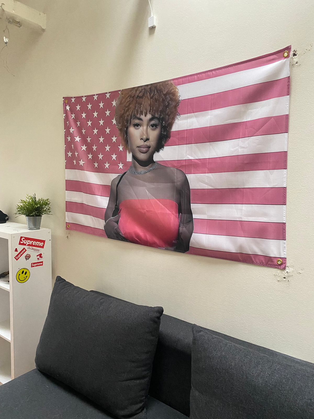 Værelse med Ice spice Flag