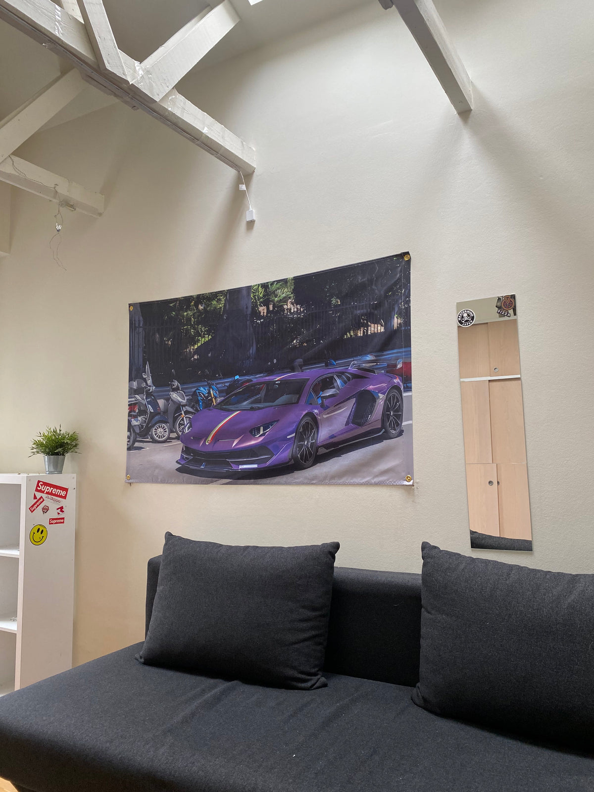 Værelse med Lilla Lamborghini