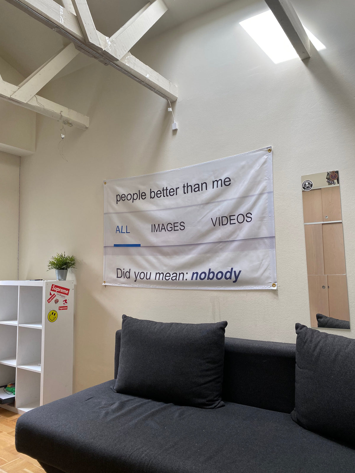Værelse med People better than me "nobody"